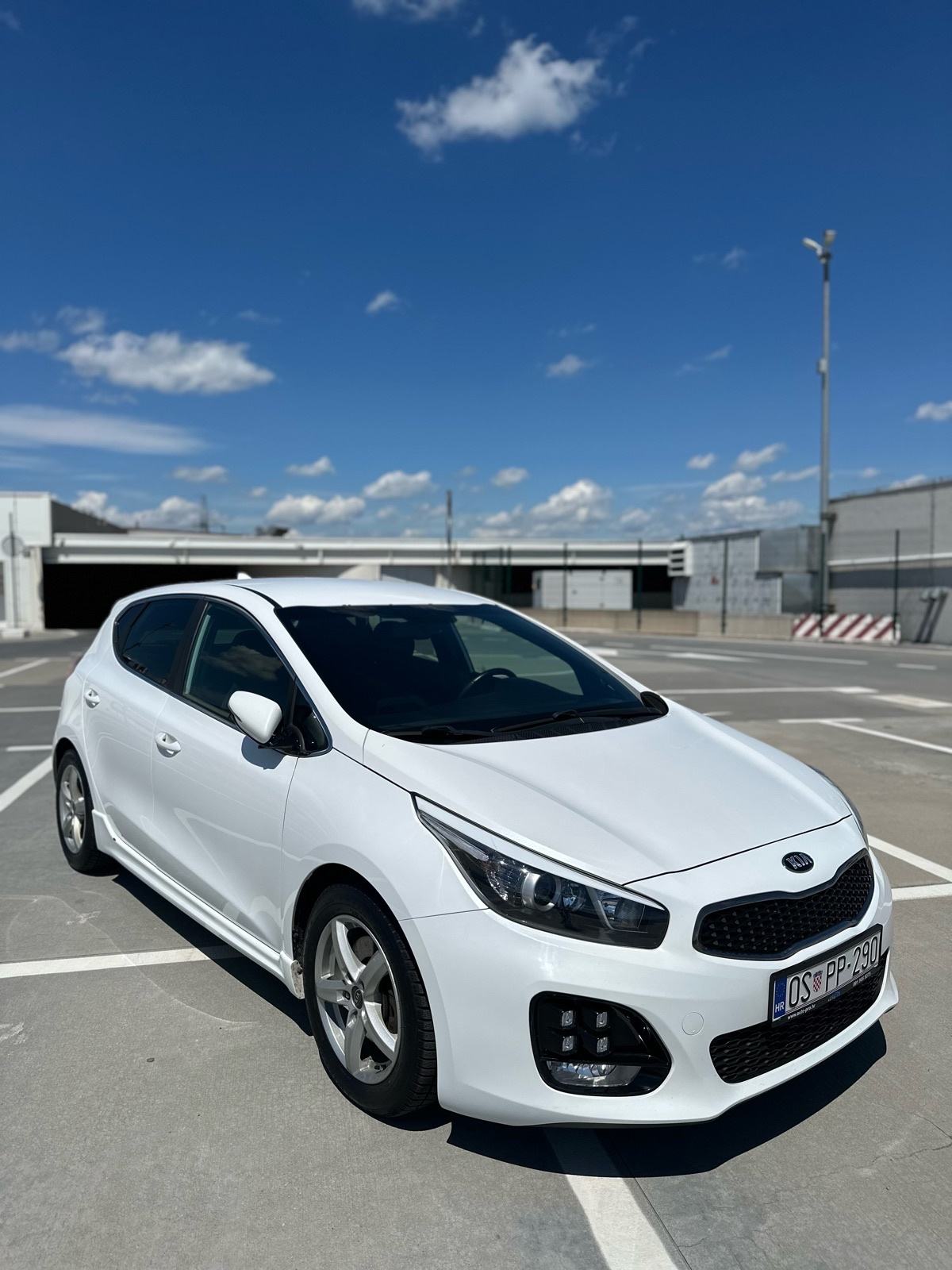 Kia Ceed 1.6 CRDi GT line, pogled izvana - slika 1