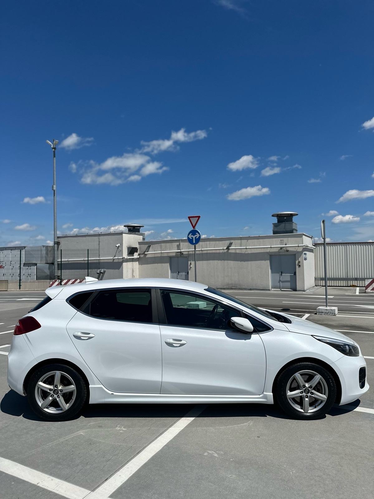 Kia Ceed 1.6 CRDi GT line, pogled izvana - slika 2