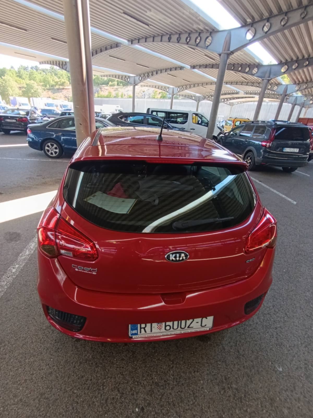 Kia Ceed (cee'd) 1,6 CRDi, fotografija 2