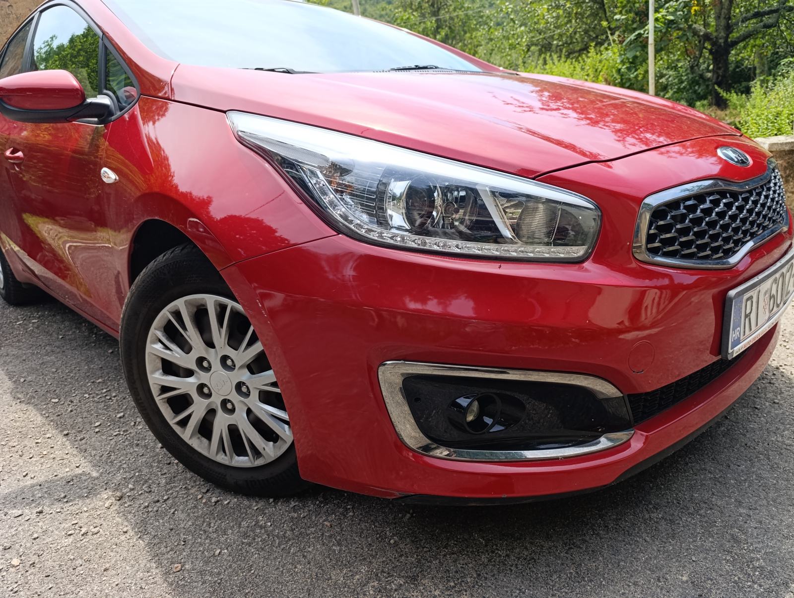Kia Ceed (cee'd) 1,6 CRDi, fotografija 11