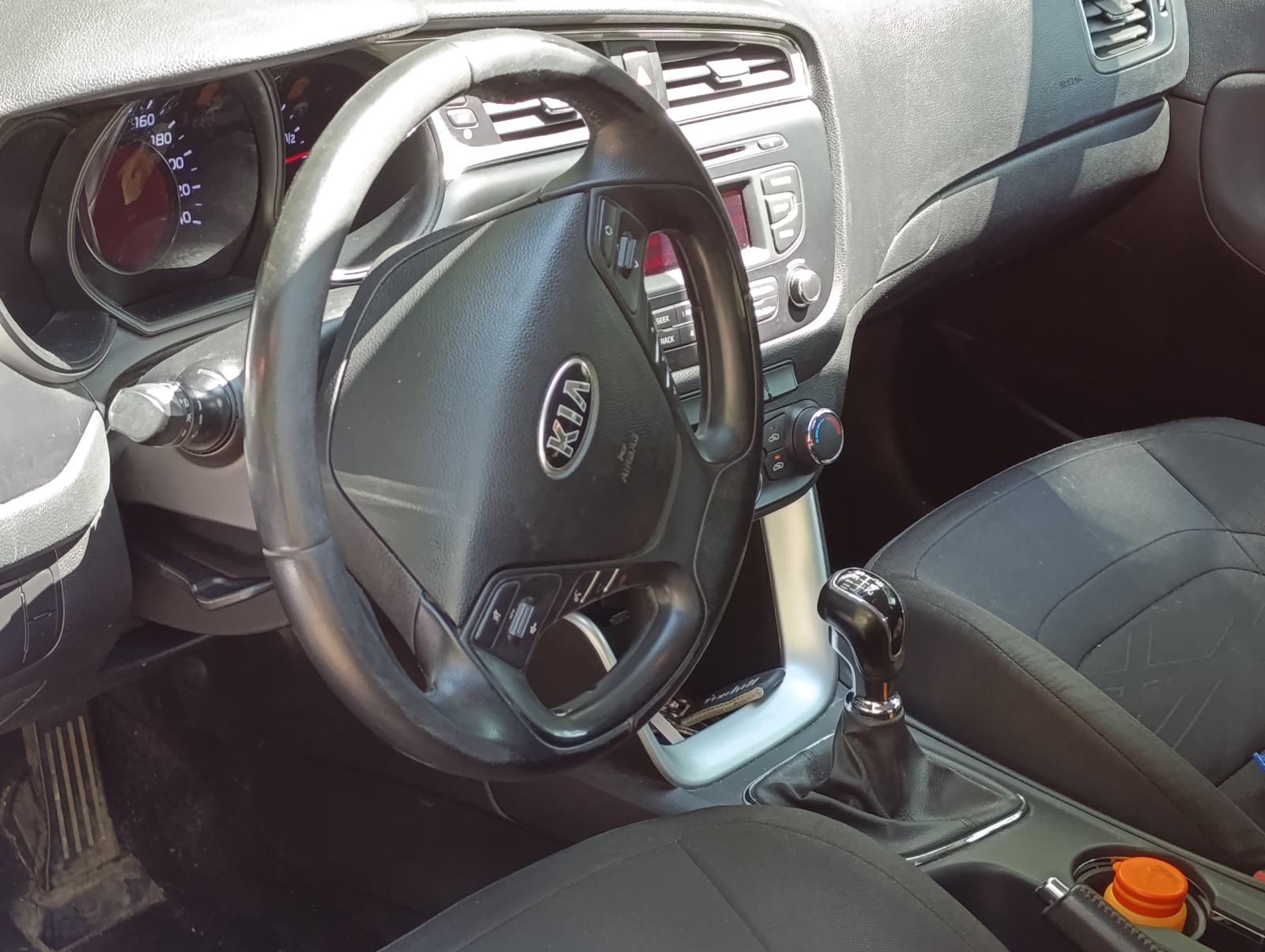 Kia Ceed (cee'd) 1,6 CRDi, fotografija 15