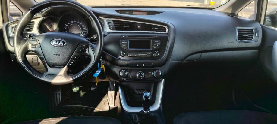 Kia Ceed (cee'd) 1,6 CRDi, pogled izvana - slika 5