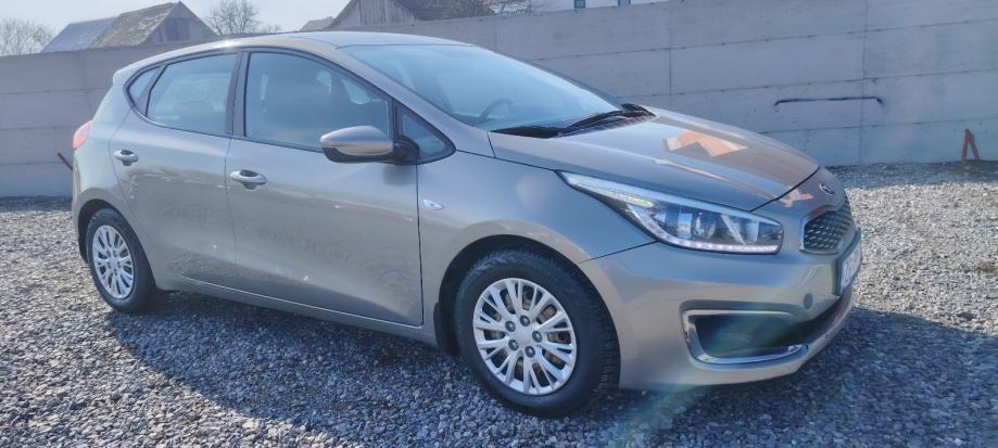 Kia Ceed (cee'd) 1,6 CRDi, pogled izvana - slika 2