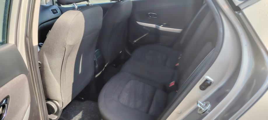 Kia Ceed (cee'd) 1,6 CRDi, fotografija 14