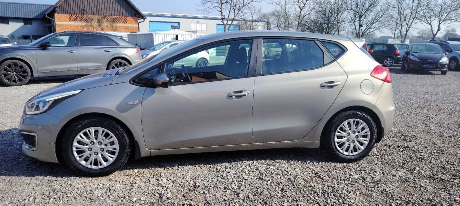 Kia Ceed (cee'd) 1,6 CRDi, fotografija 16