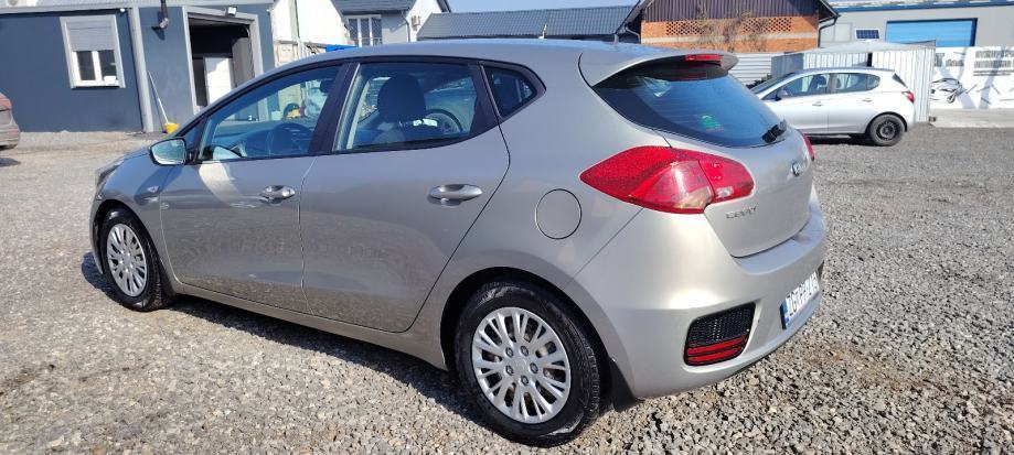 Kia Ceed (cee'd) 1,6 CRDi, pogled izvana - slika 4