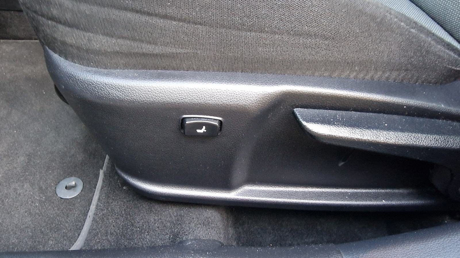 Kia Ceed (cee'd) 1,6 CRDi, fotografija 11