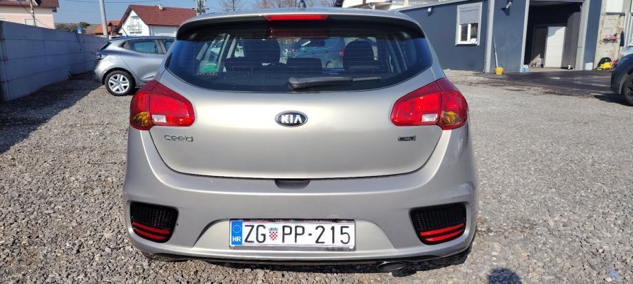 Kia Ceed (cee'd) 1,6 CRDi, fotografija 7