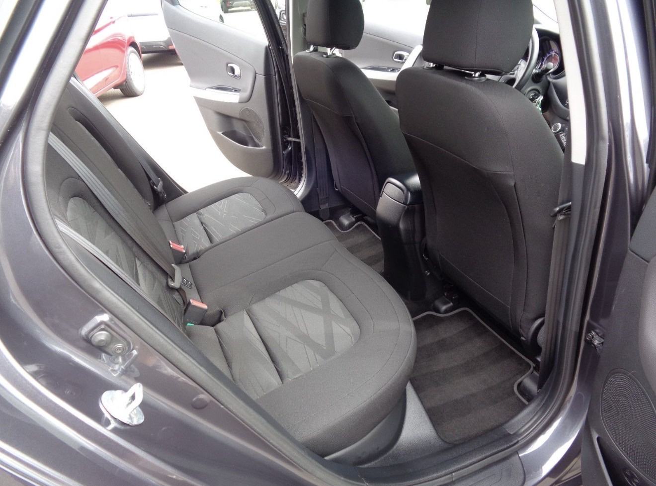 Kia Ceed (cee'd) 1,6 CRDi, fotografija 10