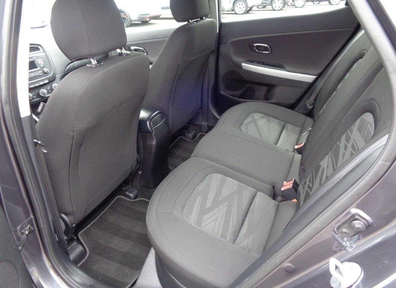 Kia Ceed (cee'd) 1,6 CRDi, fotografija 11