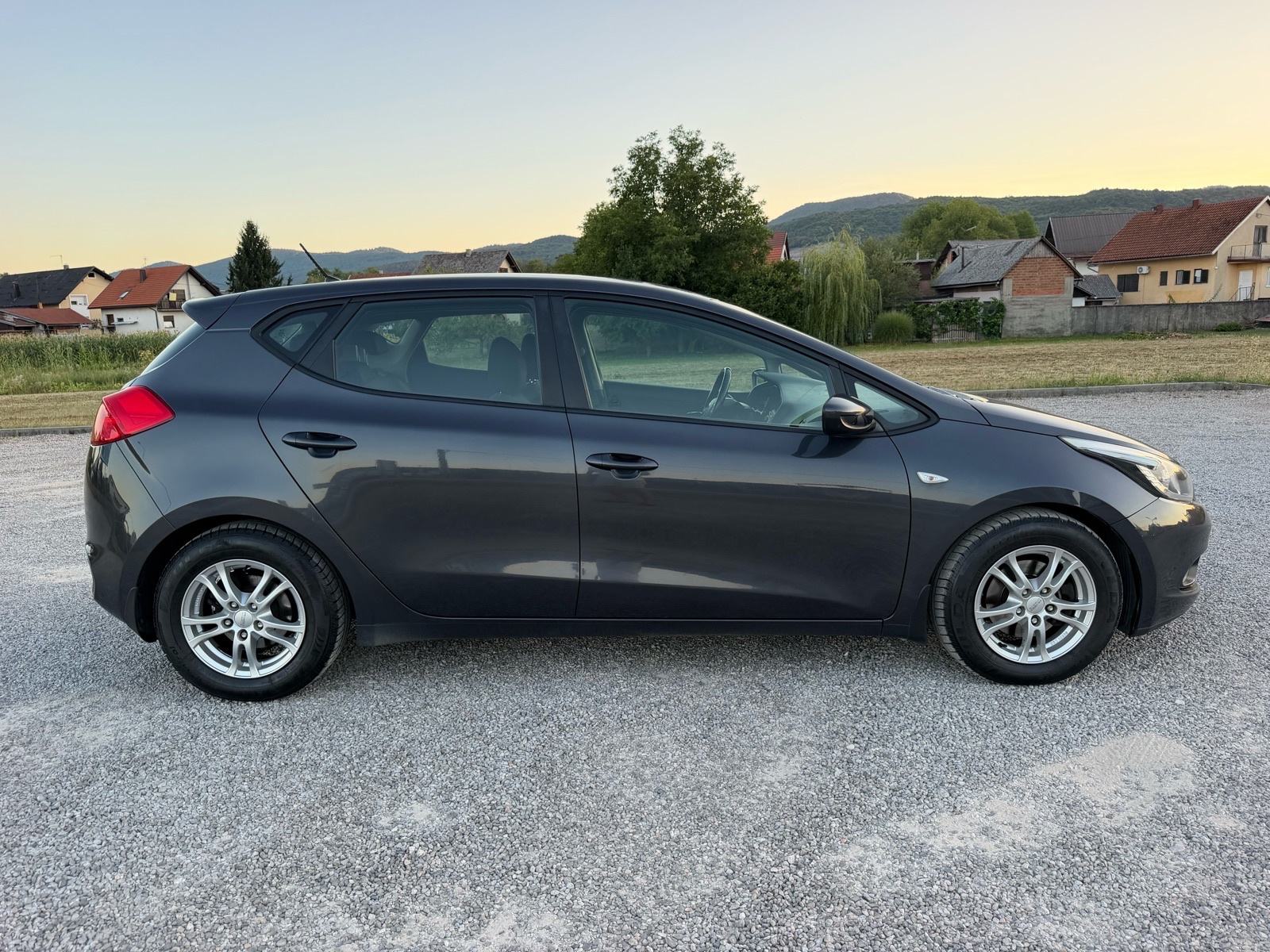 Kia Ceed (cee'd) 1,6 CRDi, fotografija 4