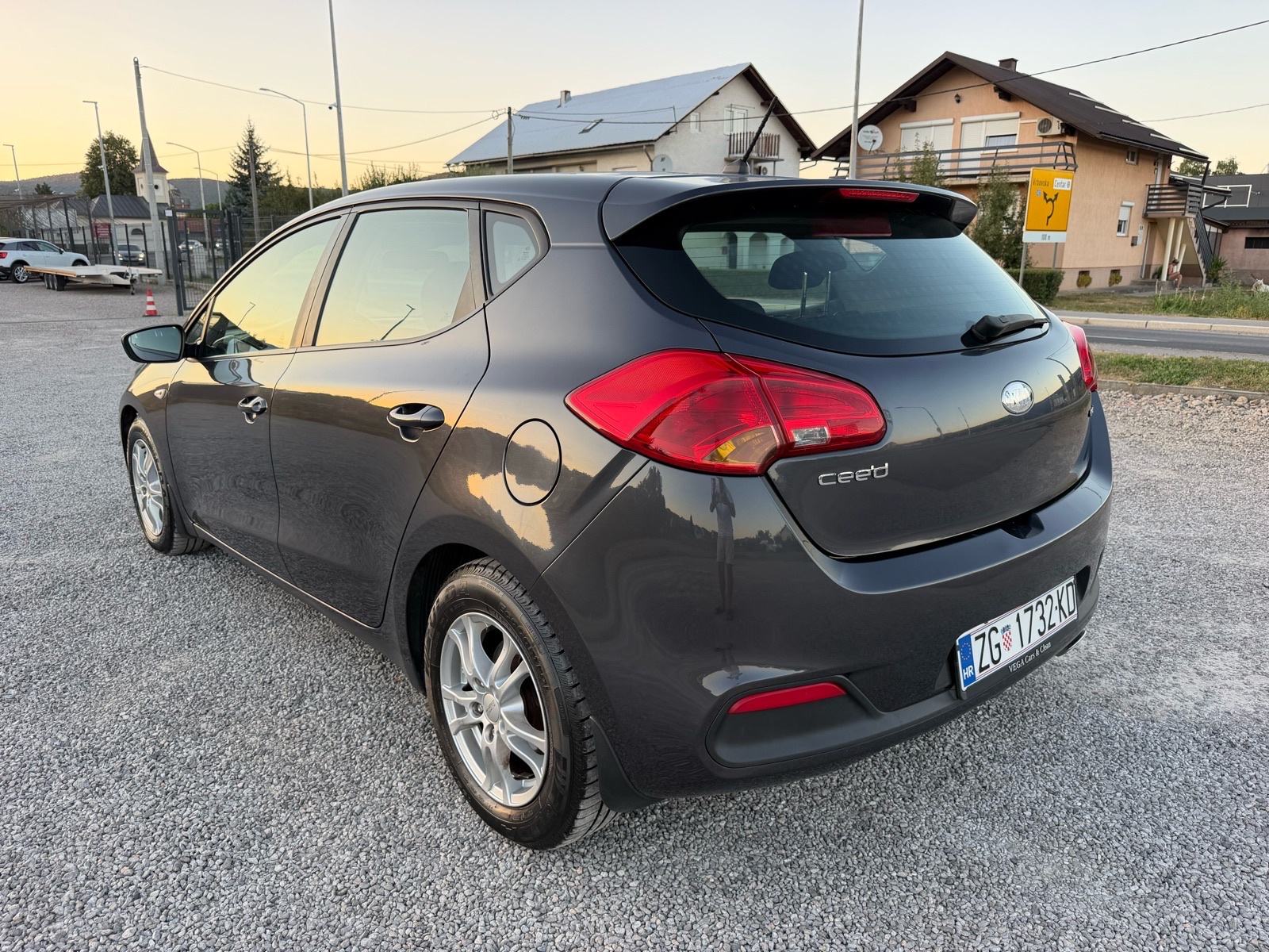 Kia Ceed (cee'd) 1,6 CRDi, fotografija 5