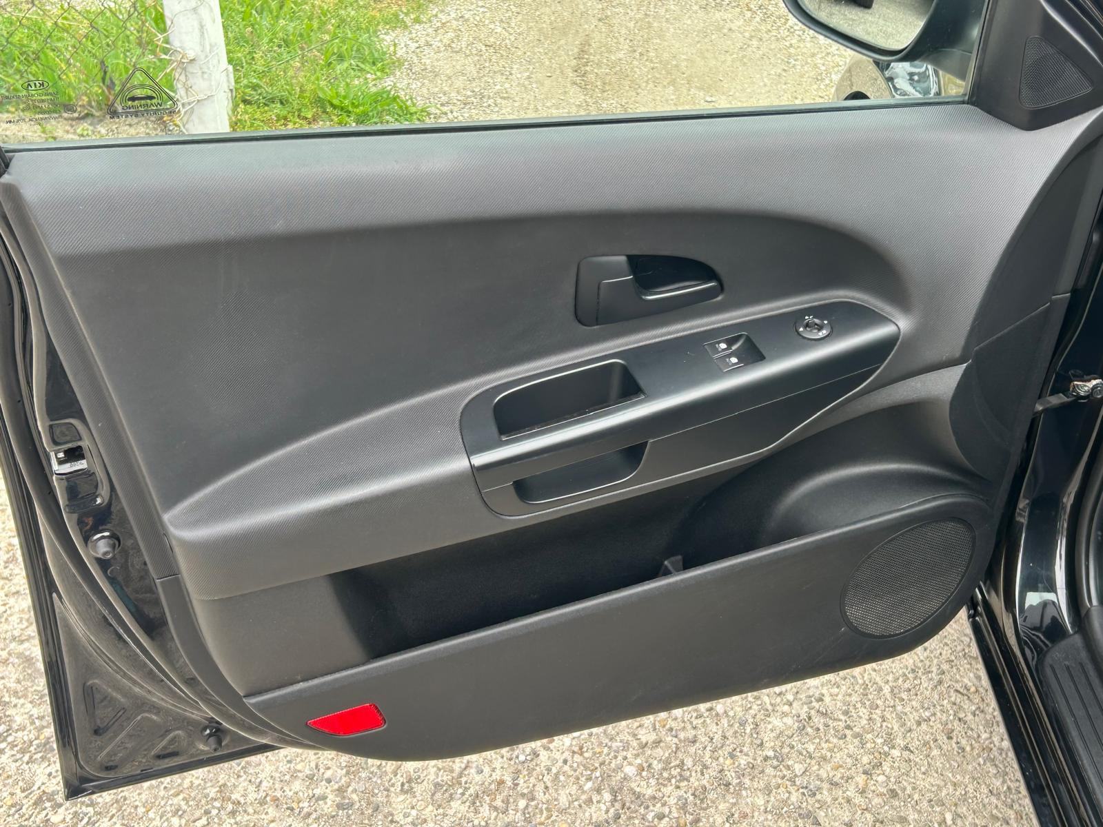 Kia Ceed (cee'd) Sportswagon 1,4 reg. do 06/27, fotografija 13