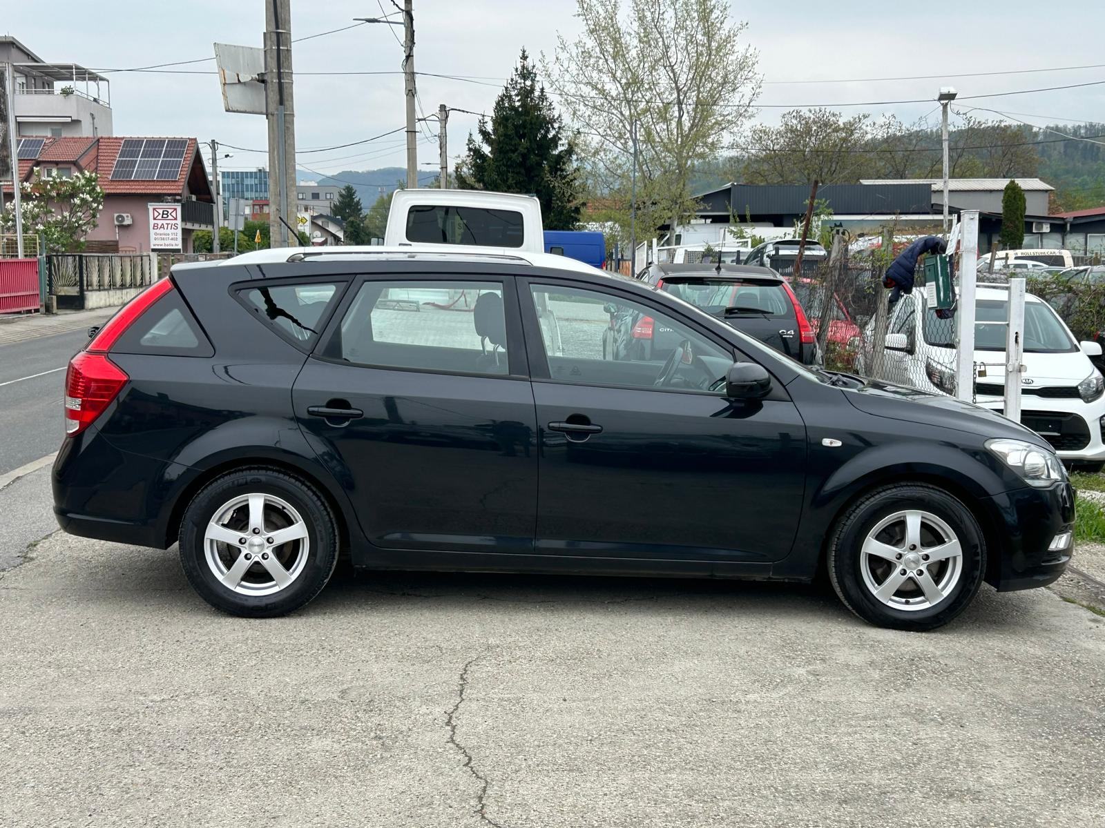 Kia Ceed (cee'd) Sportswagon 1,4 reg. do 06/27, fotografija 3