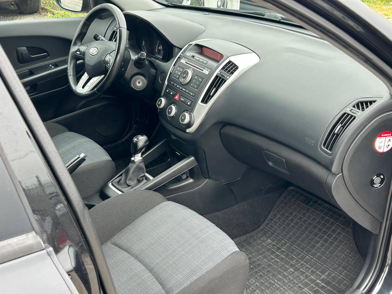 Kia Ceed (cee'd) Sportswagon 1,4 reg. do 06/27, fotografija 10