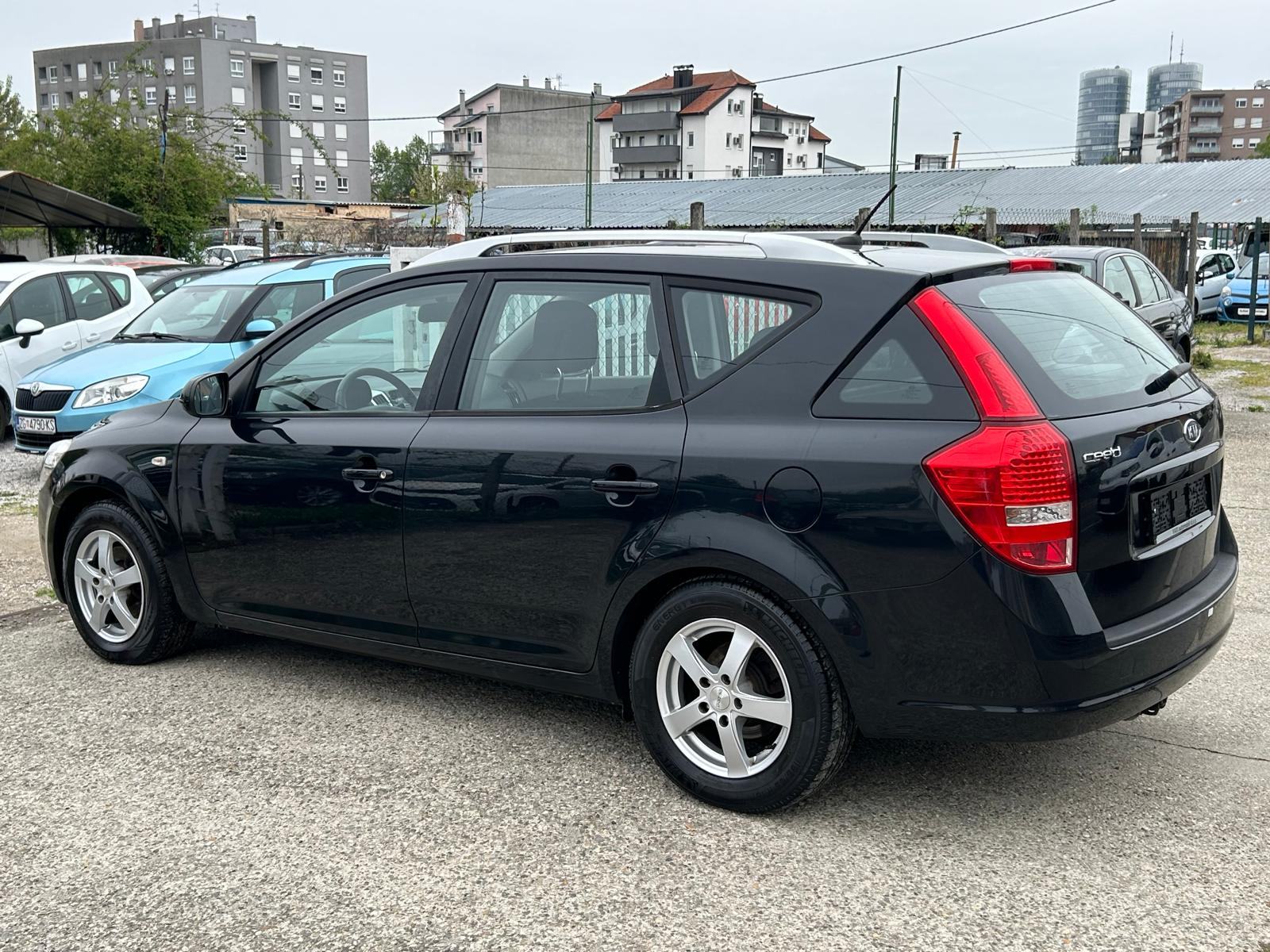 Kia Ceed (cee'd) Sportswagon 1,4 reg. do 06/27, fotografija 5