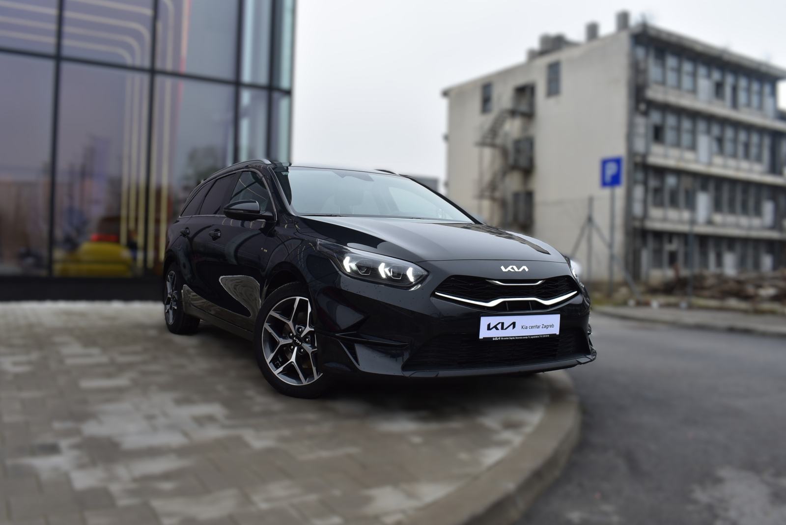 Kia Ceed (cee'd) Sportswagon 1,5 T-GDI ISG EX VISION+ 7DCT MRV, fotografija 3