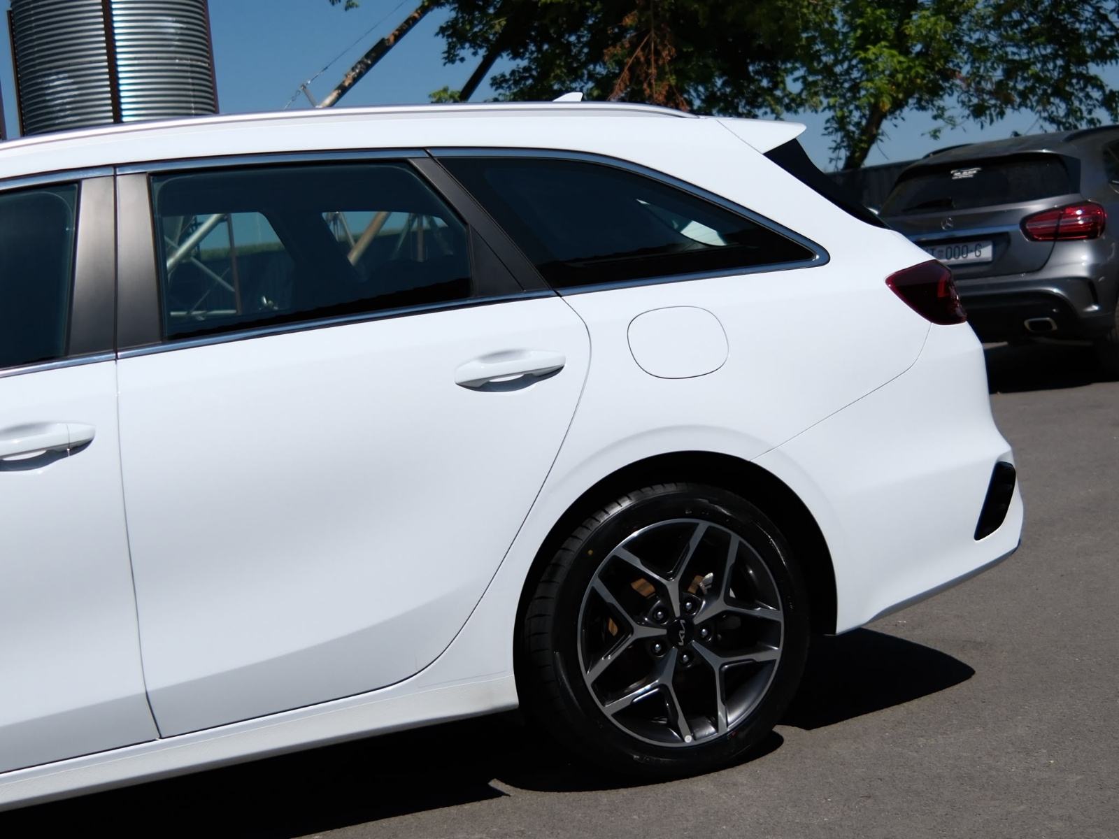Kia Ceed (cee'd) Sportswagon 1.6 CRDI , 136 KS , mhev , 6.br. , ODLIČN, fotografija 3