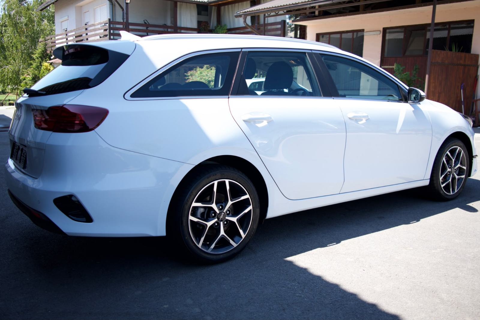 Kia Ceed (cee'd) Sportswagon 1.6 CRDI , 136 KS , mhev , 6.br. , ODLIČN, fotografija 2