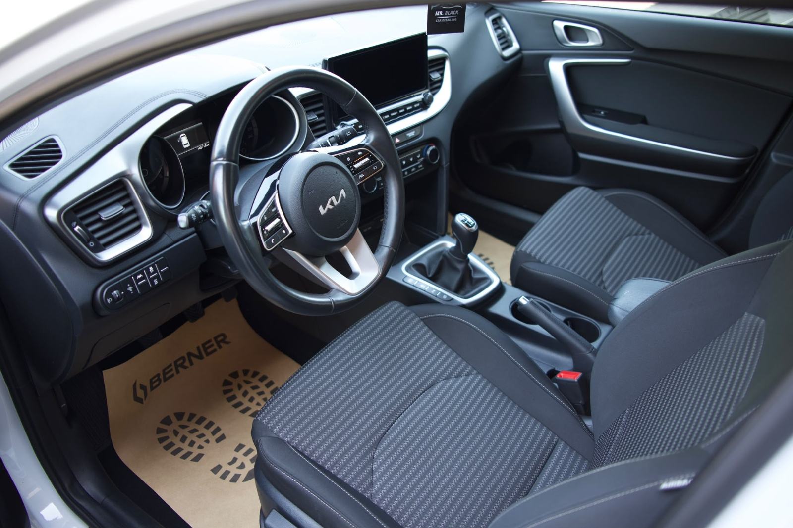Kia Ceed (cee'd) Sportswagon 1.6 CRDI , 136 KS , mhev , 6.br. , ODLIČN, fotografija 10