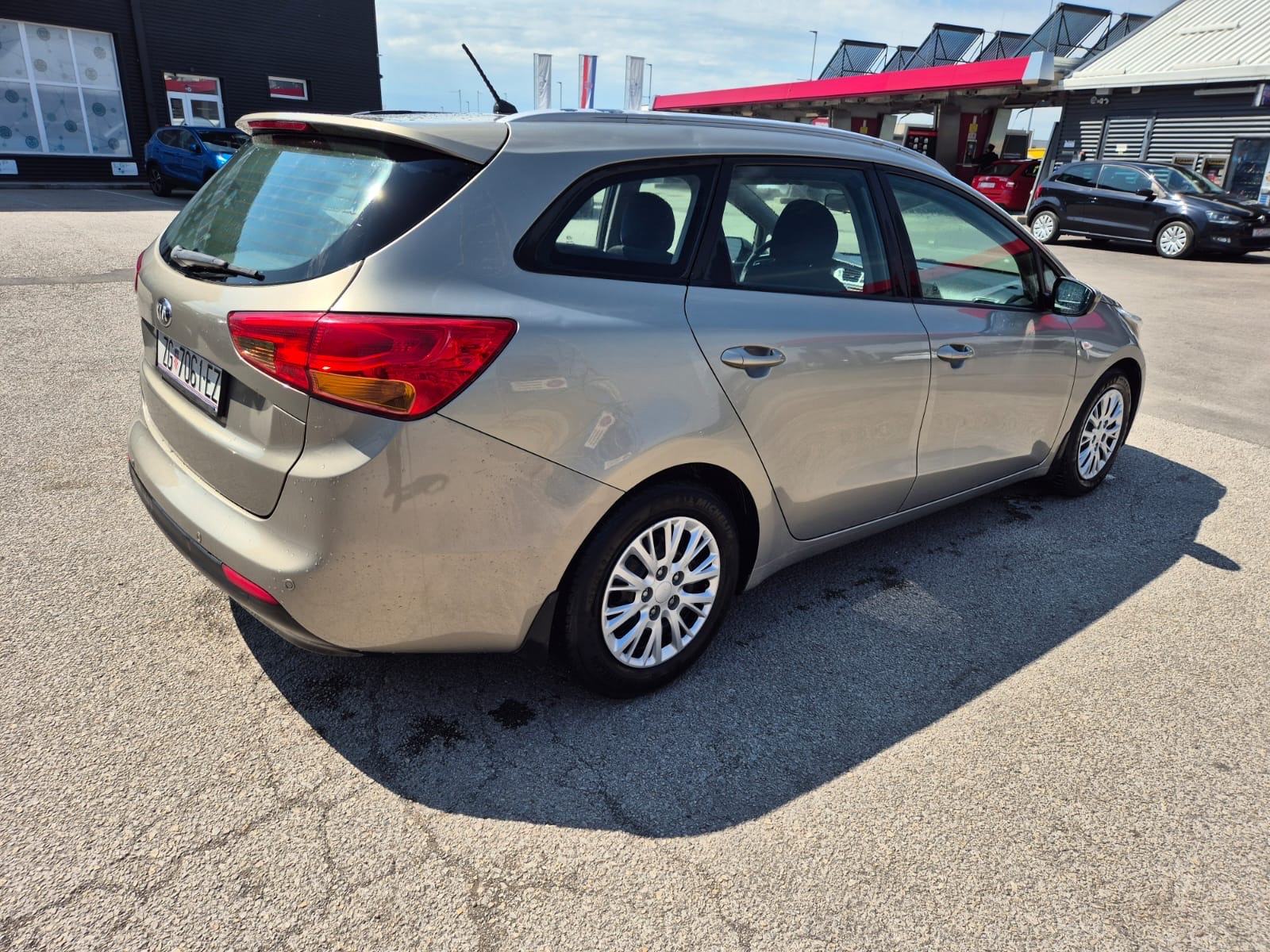 Kia Ceed (cee'd) Sportswagon 1.6 CRDI, fotografija 5