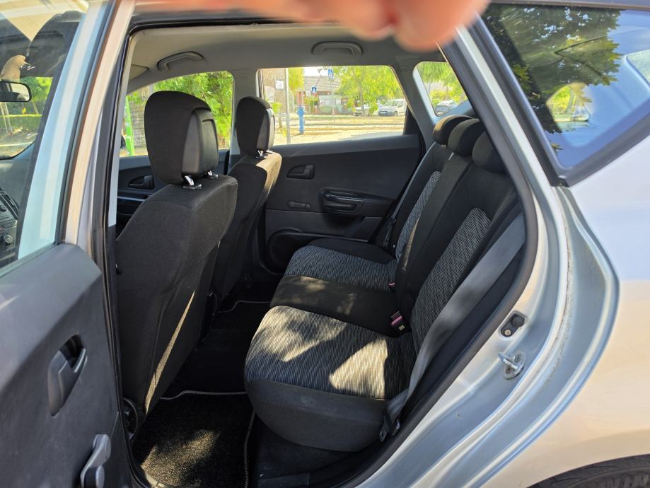 Kia Ceed (cee'd) Sportswagon 1,6, fotografija 2