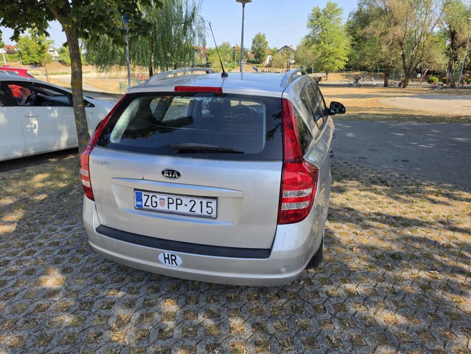 Kia Ceed (cee'd) Sportswagon 1,6, fotografija 4