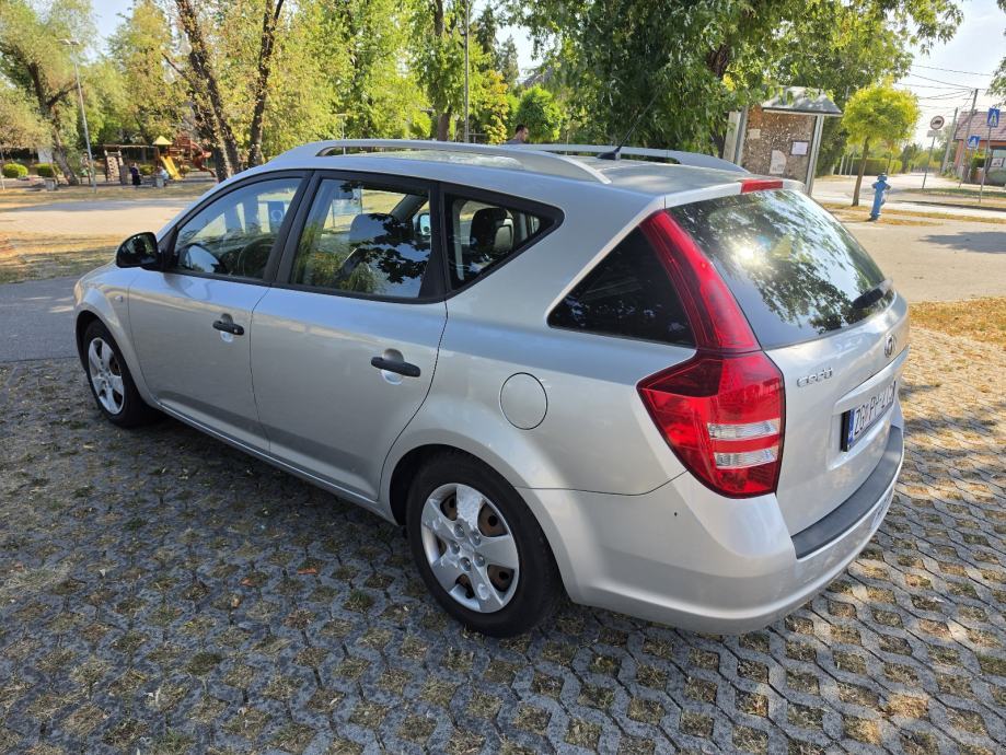 Kia Ceed (cee'd) Sportswagon 1,6, fotografija 8