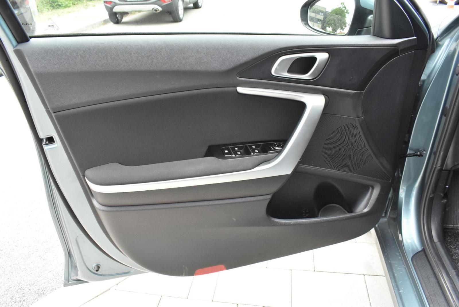KIA ceed CEED 1,0 T-GDI LP ISG LX CHAMPION+ M/T, JAMSTVO, fotografija 19