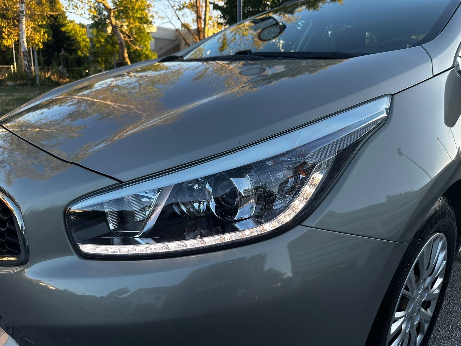Kia Ceed Sportswagon 1,4 CRDI*Navi*Kamera*Servisna*Odlično stanje*, fotografija 15