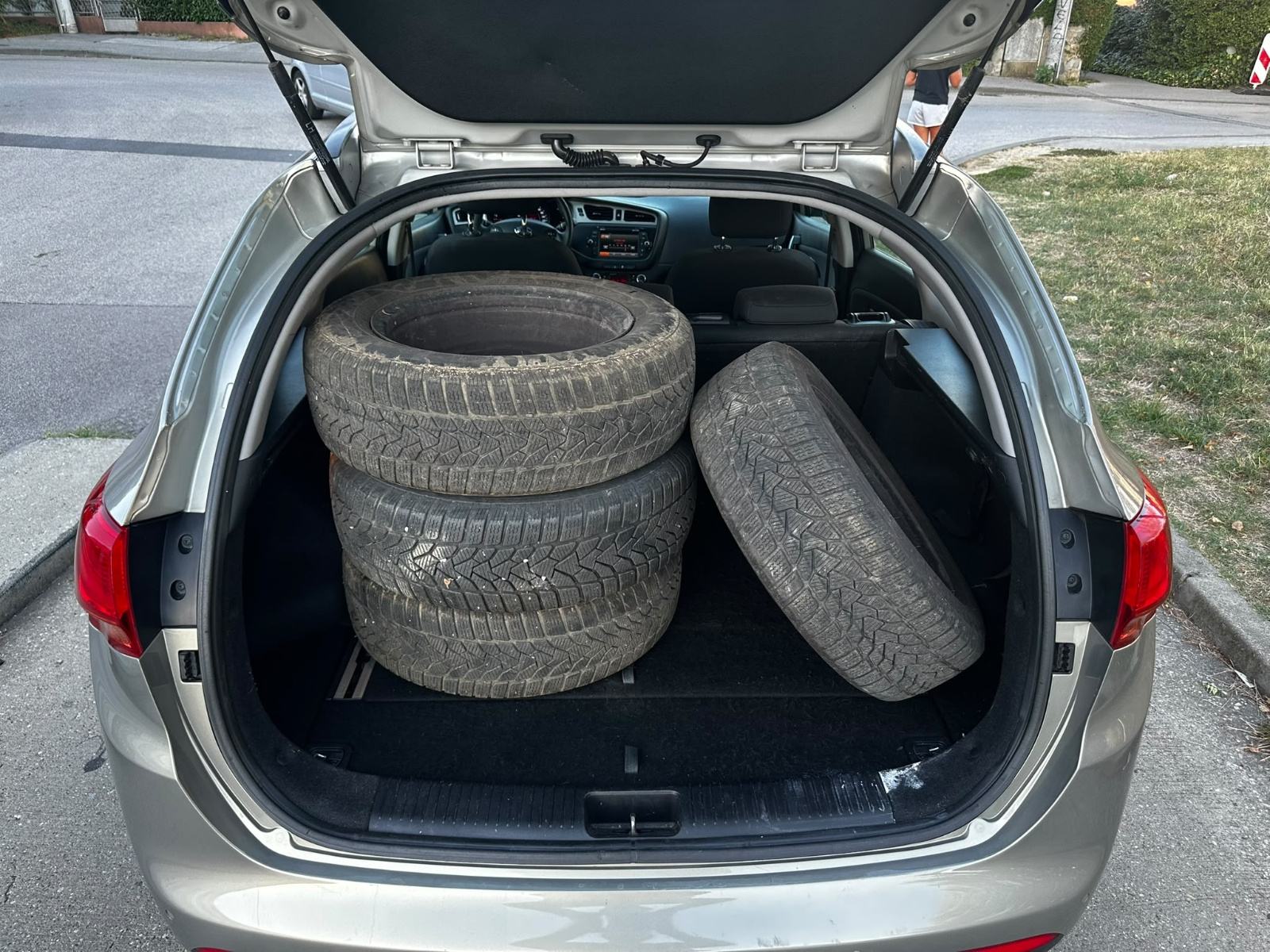 Kia Ceed Sportswagon 1,4 CRDI*Navi*Kamera*Servisna*Odlično stanje*, fotografija 17