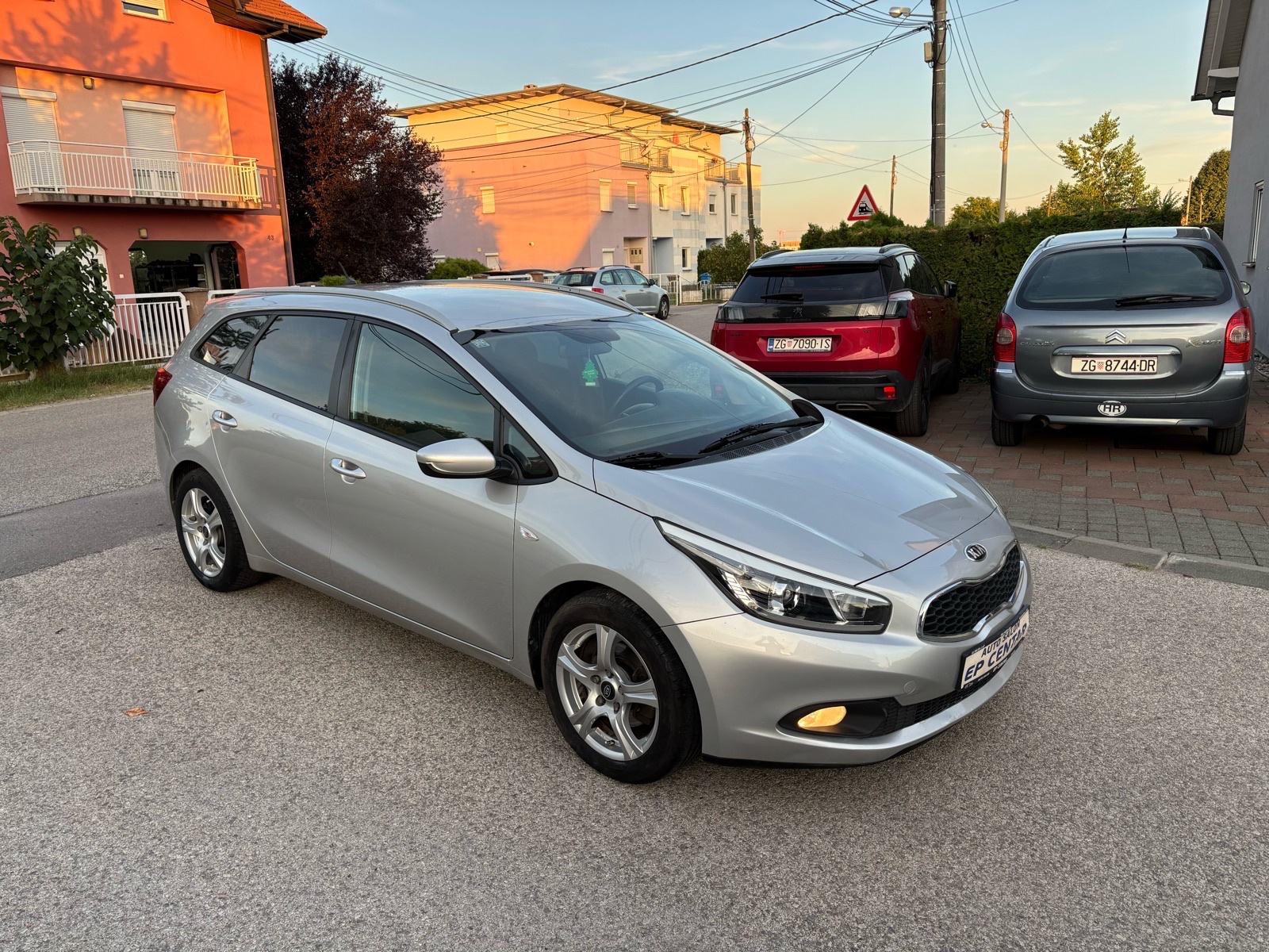 Kia Ceed Sportswagon 1.4 Crdi, Stanje 10/10, Održavana!, fotografija 2