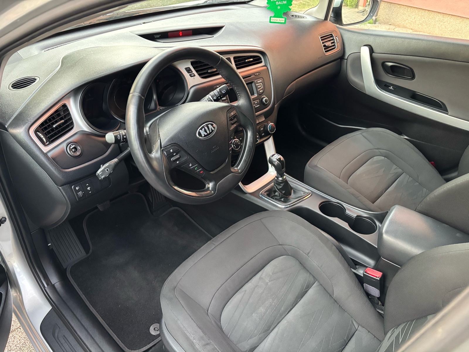 Kia Ceed Sportswagon 1.4 Crdi, Stanje 10/10, Održavana!, fotografija 13