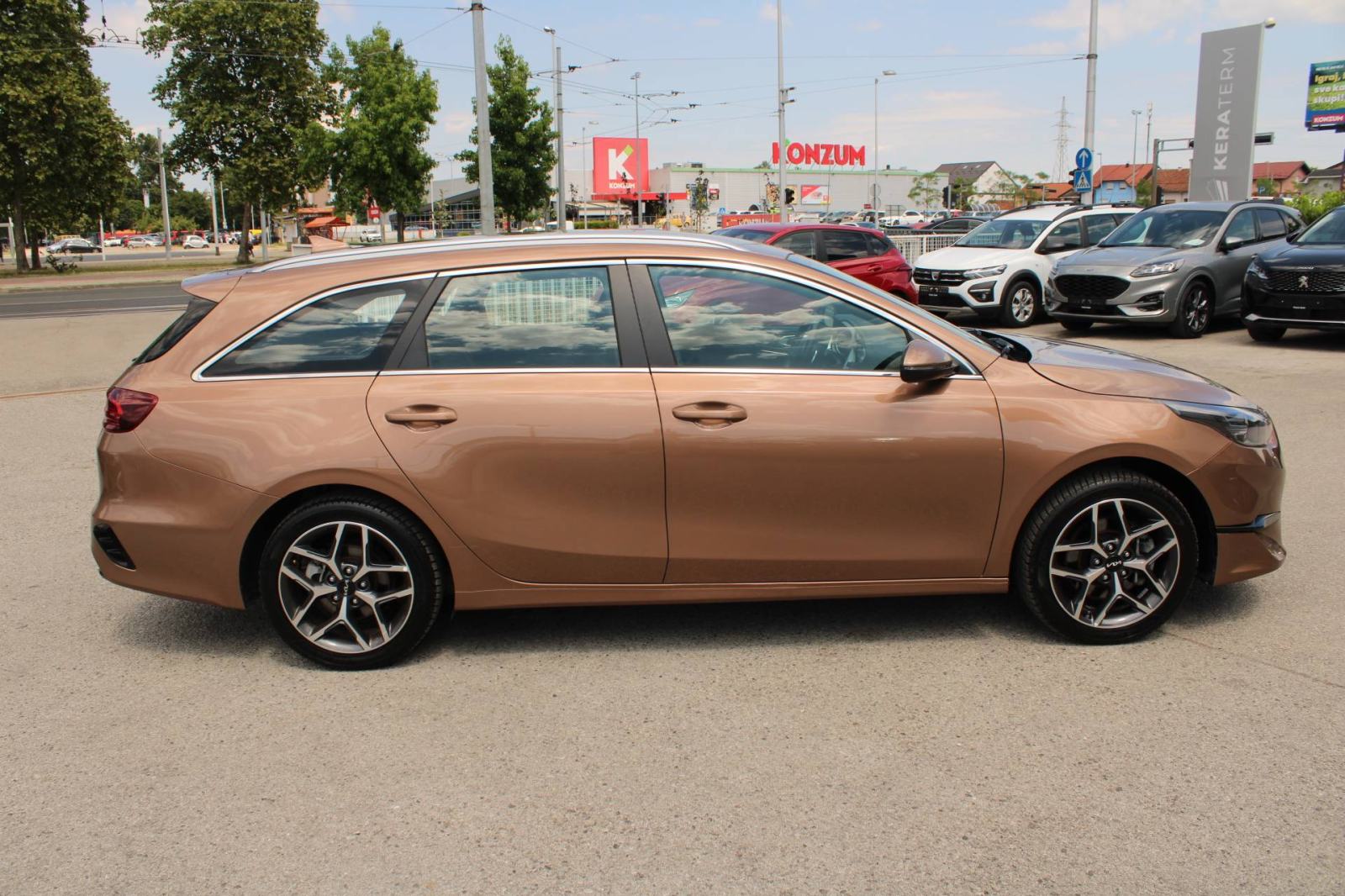 Kia Ceed Sportswagon 1.6 CRDi AUTOMATIK *NAVIGACIJA, KAMERA*, fotografija 4