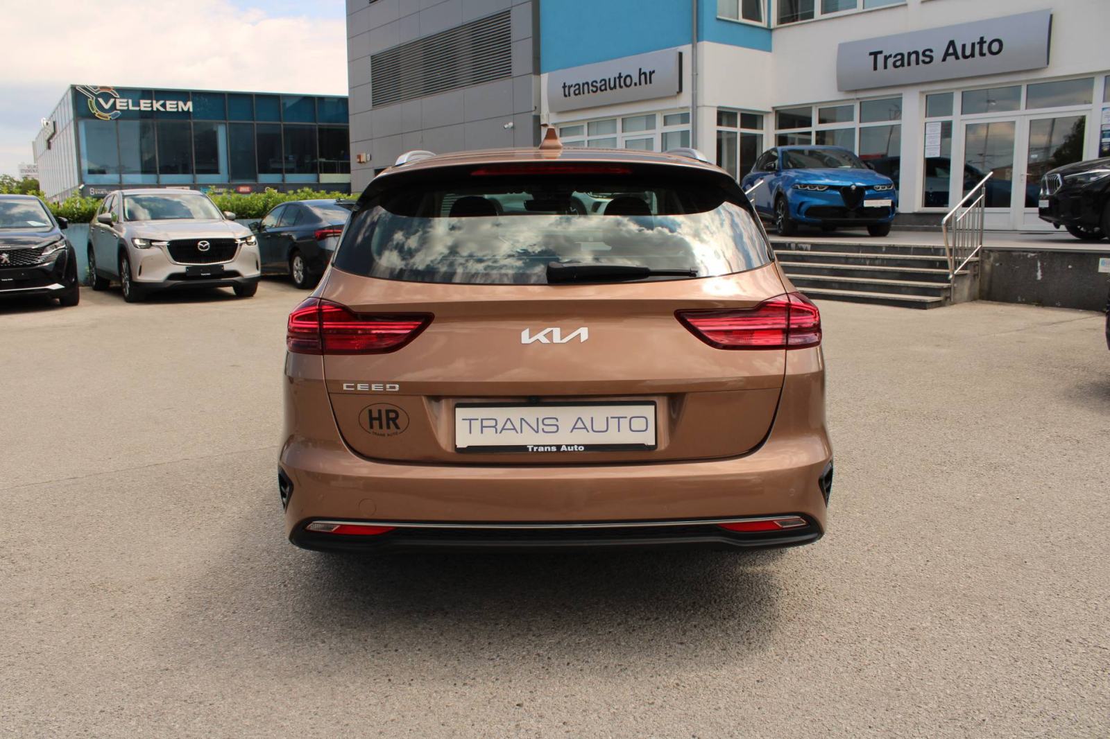 Kia Ceed Sportswagon 1.6 CRDi AUTOMATIK *NAVIGACIJA, KAMERA*, fotografija 6