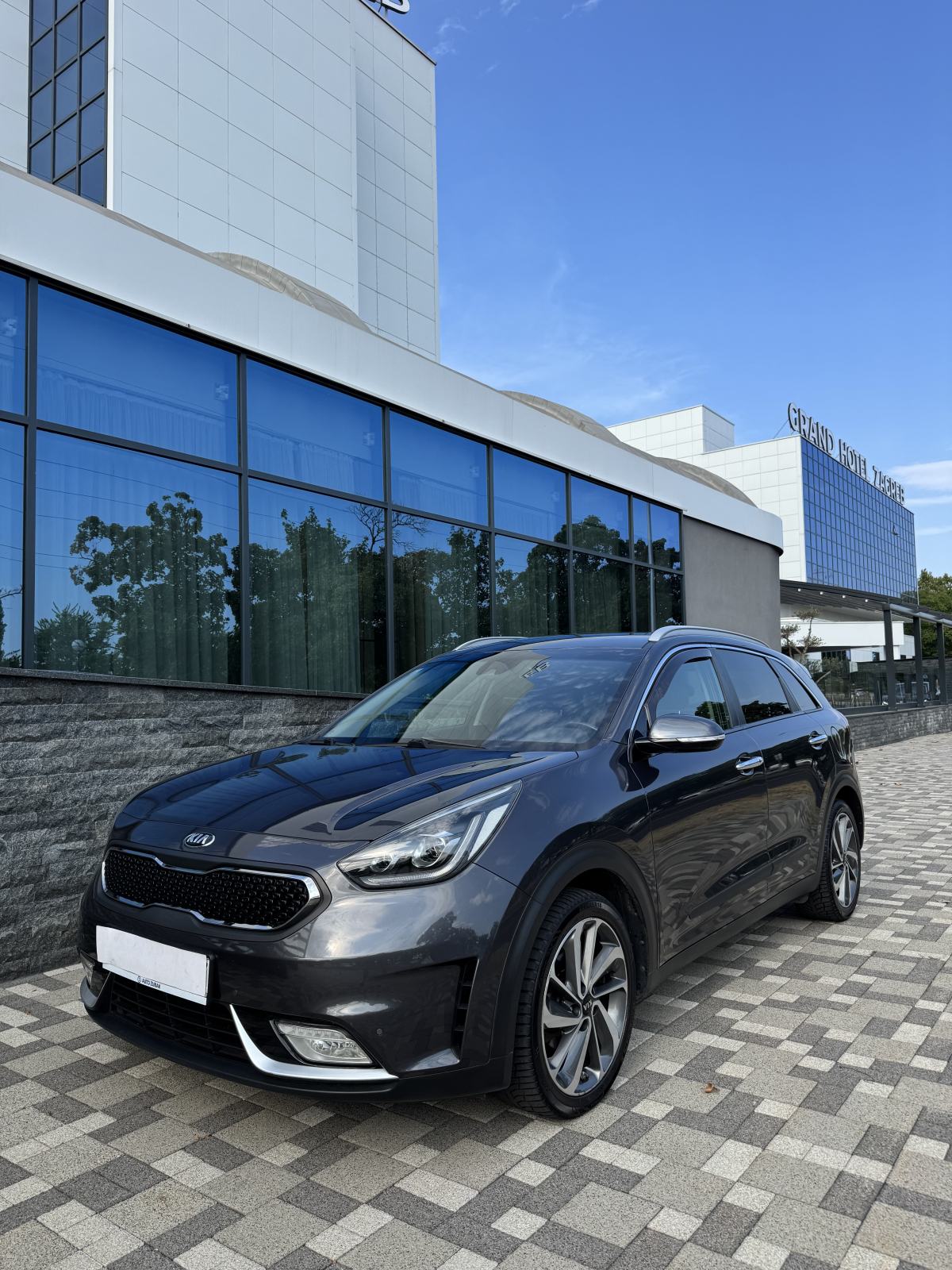 Kia Niro 1,6 - HYBRID - AUTOMATIK - FULL OPREMA - V SERVIS - PRILIKA !, fotografija 5