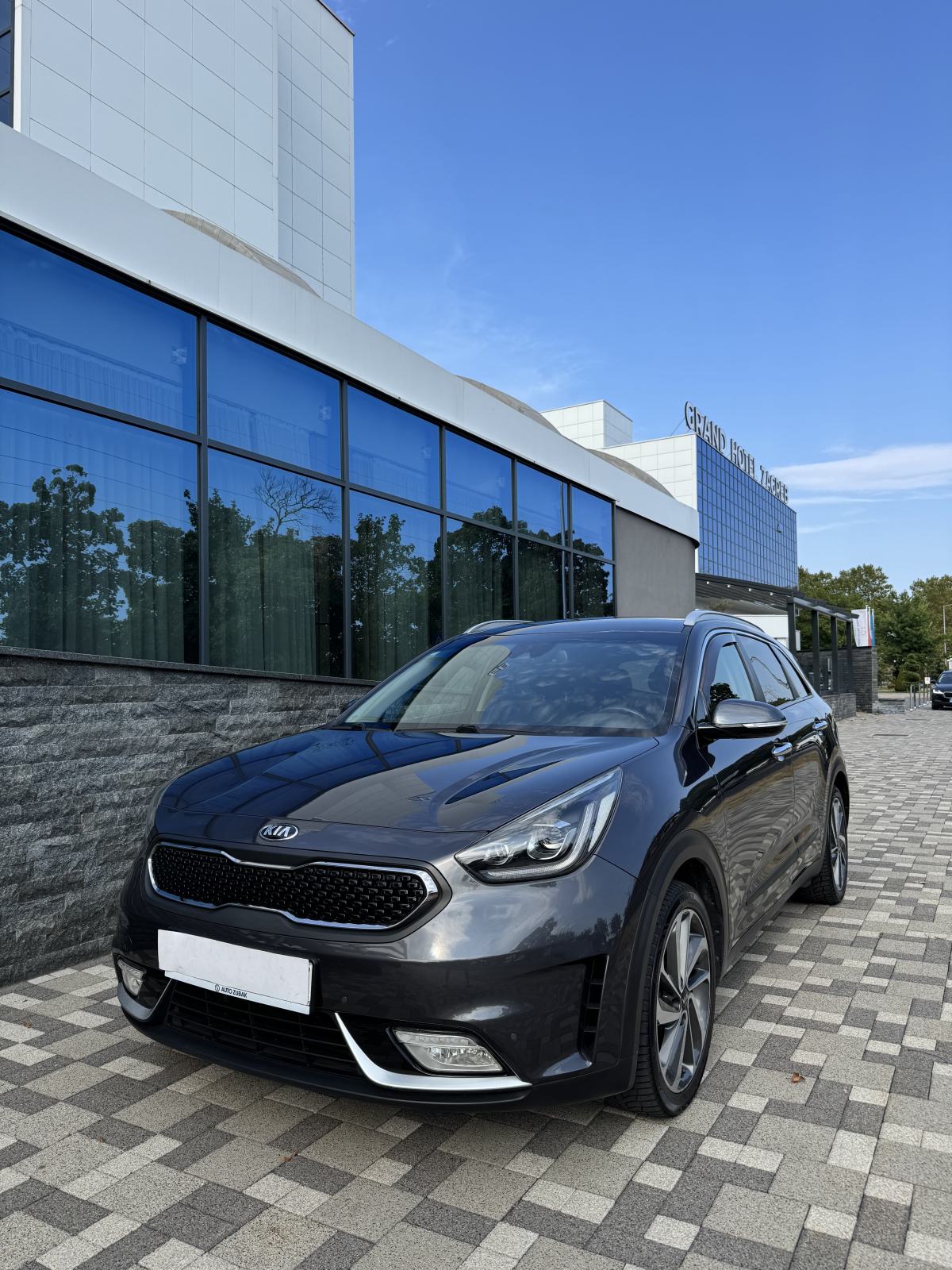 Kia Niro 1,6 - HYBRID - AUTOMATIK - FULL OPREMA - V SERVIS - PRILIKA !, fotografija 4