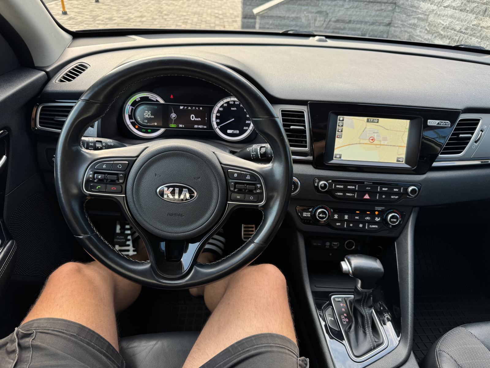 Kia Niro 1,6 - HYBRID - AUTOMATIK - FULL OPREMA - V SERVIS - PRILIKA !, fotografija 14