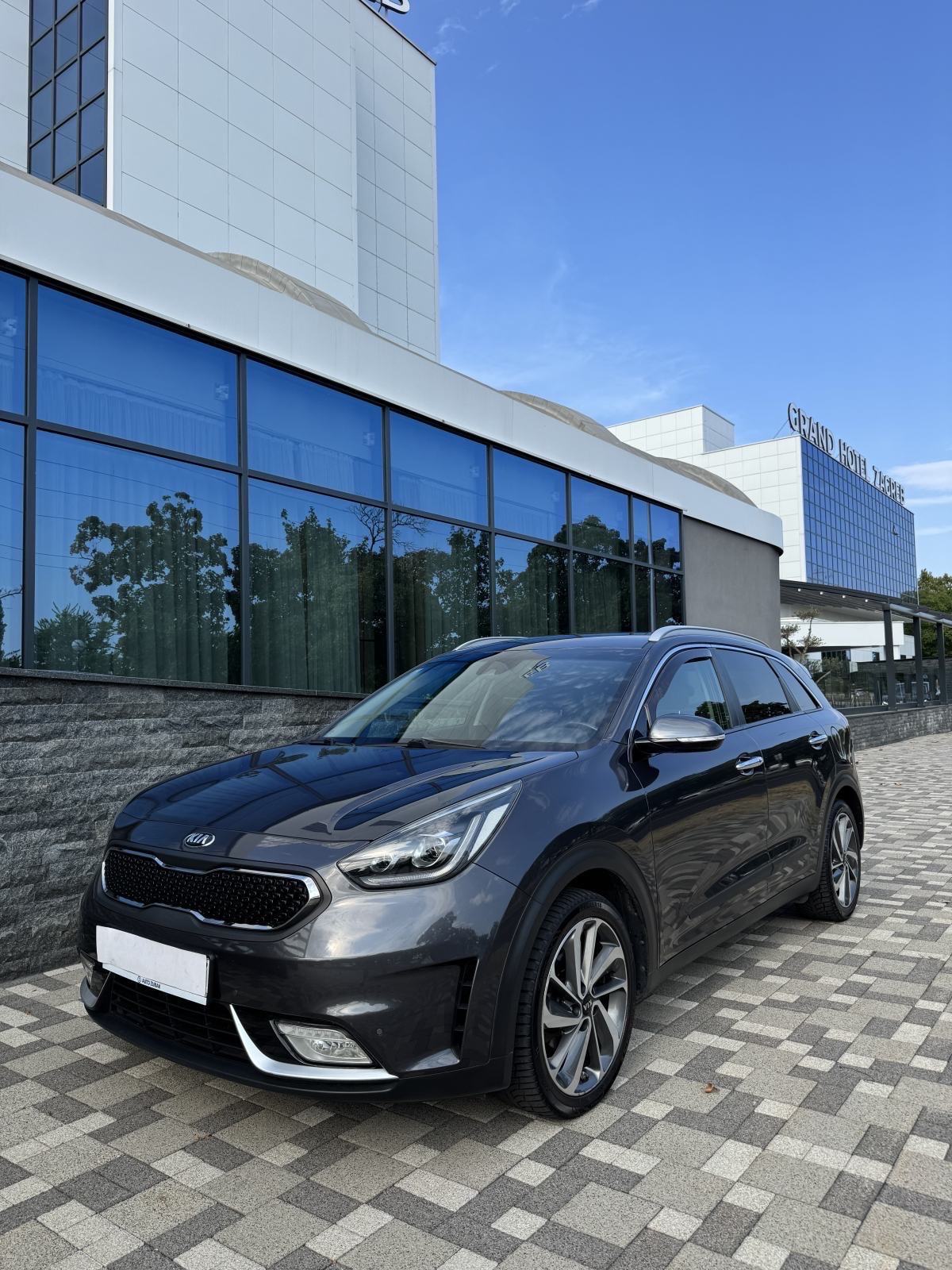 Kia Niro 1,6 - HYBRID - AUTOMATIK - FULL OPREMA - V SERVIS - PRILIKA !, fotografija 4
