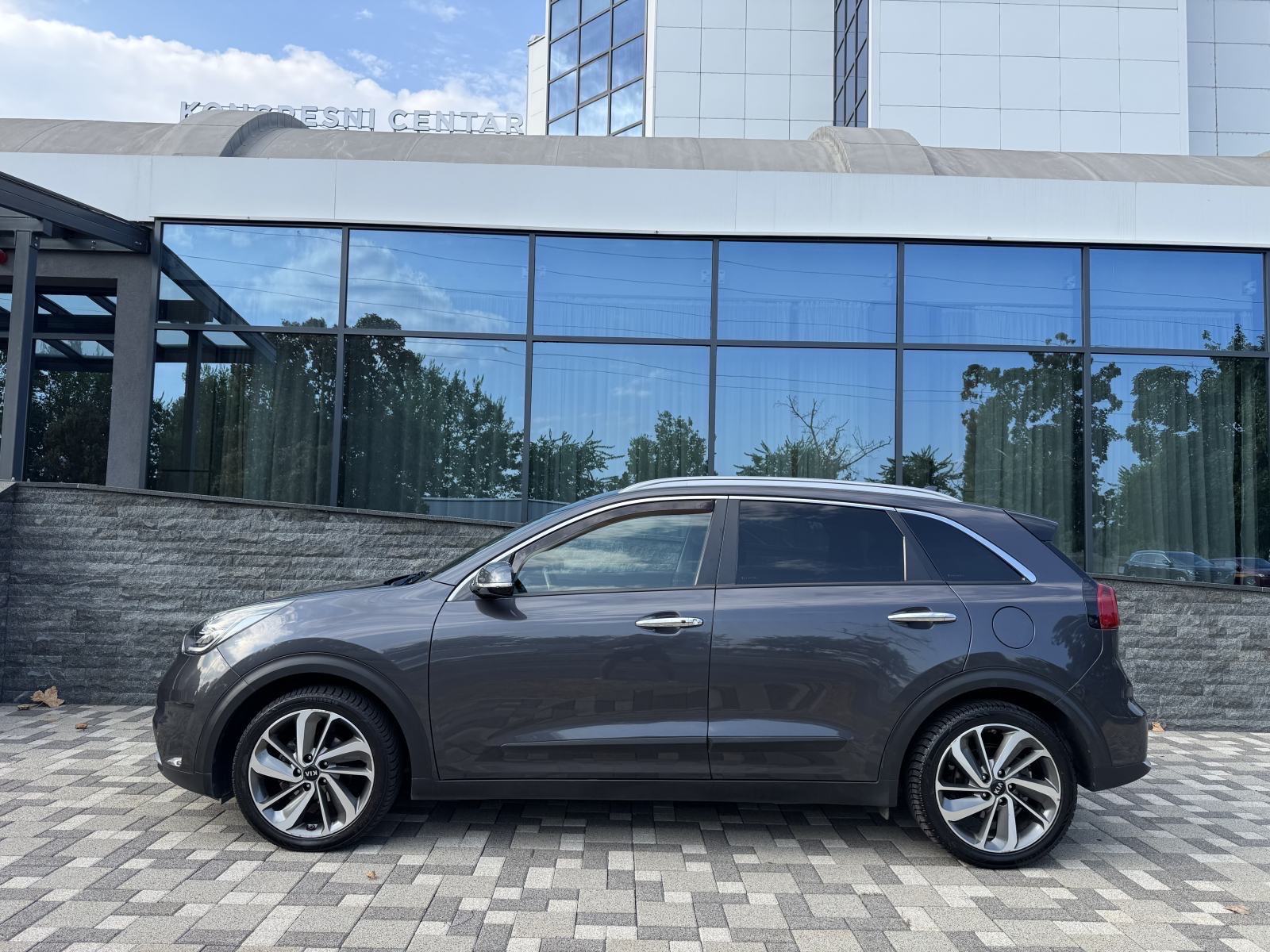 Kia Niro 1,6 - HYBRID - AUTOMATIK - FULL OPREMA - V SERVIS - PRILIKA !, fotografija 10