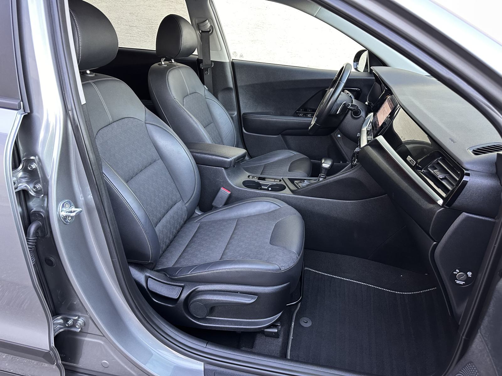 Kia Niro 1,6 Gdi Hybrid,2020.god.73 tkm,NAVI,LED,KAMERA,alu 18”, fotografija 15