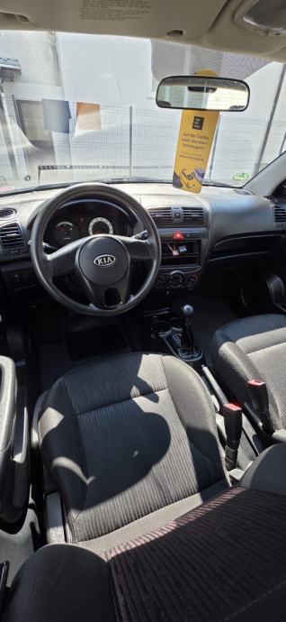 Kia Picanto 1.1 PUN TANK GORIVA I POMOĆ NA CESTI 1 GOD 56.000 KM, fotografija 12