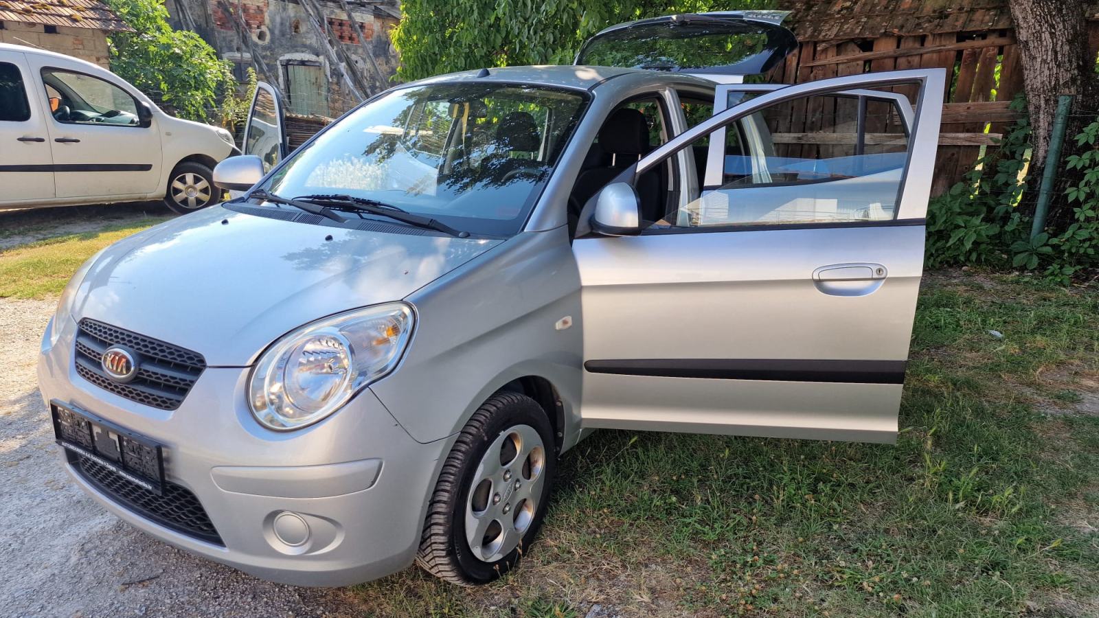 Kia Picanto 1.1 PUN TANK GORIVA I POMOĆ NA CESTI 1 GOD 56.000 KM, fotografija 7