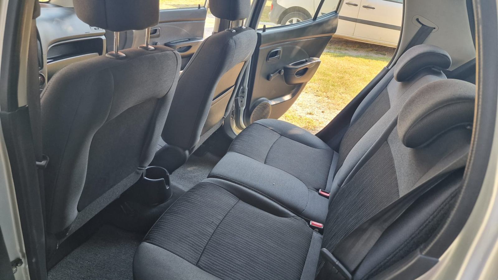 Kia Picanto 1.1 PUN TANK GORIVA I POMOĆ NA CESTI 1 GOD 56.000 KM, fotografija 15
