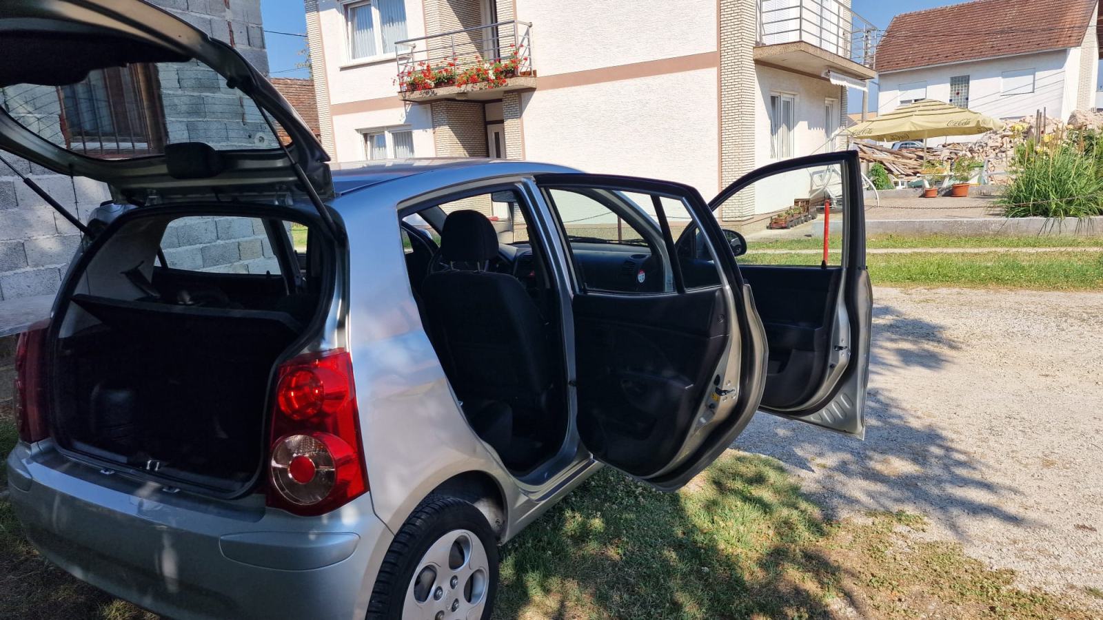 Kia Picanto 1.1 PUN TANK GORIVA I POMOĆ NA CESTI 1 GOD 56.000 KM, fotografija 9