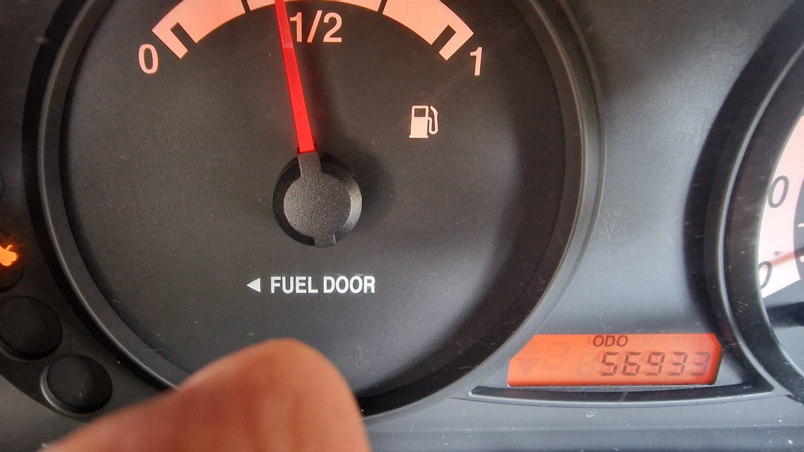 Kia Picanto 1.1 PUN TANK GORIVA I POMOĆ NA CESTI 1 GOD 56.000 KM, fotografija 13