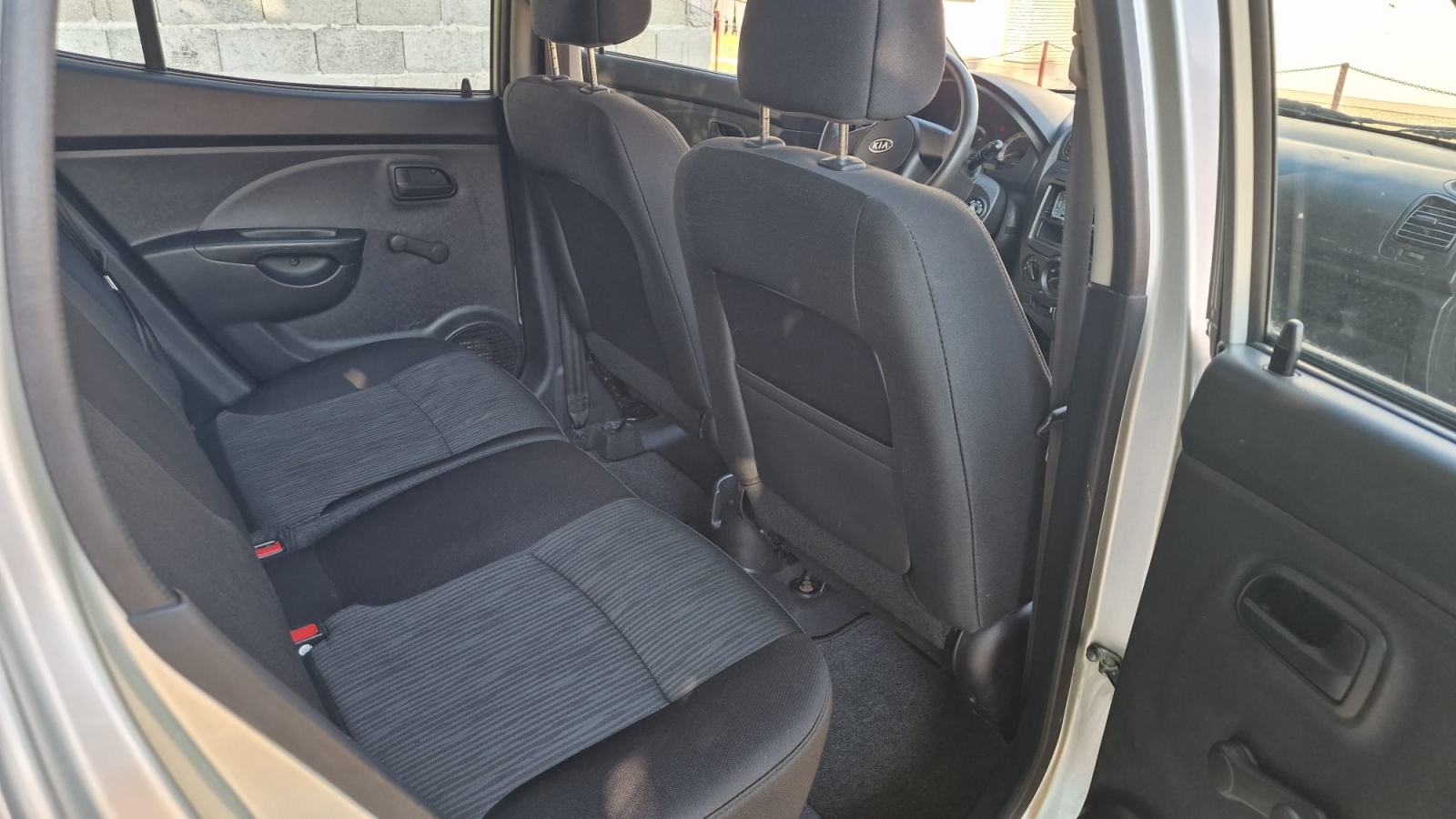 Kia Picanto 1.1 PUN TANK GORIVA I POMOĆ NA CESTI 1 GOD 56.000 KM, fotografija 16