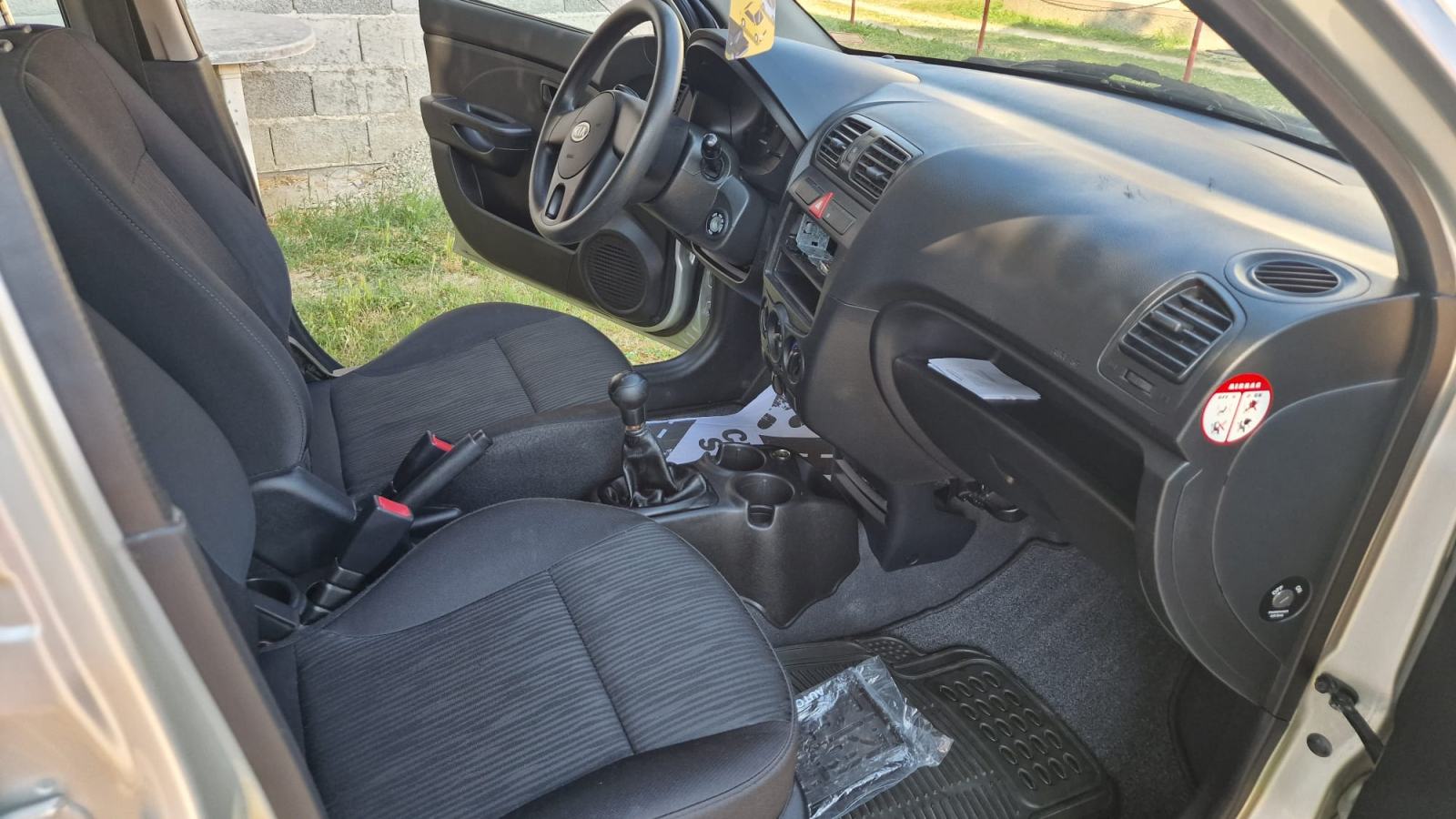 Kia Picanto 1.1 PUN TANK GORIVA I POMOĆ NA CESTI 1 GOD 56.000 KM, fotografija 10