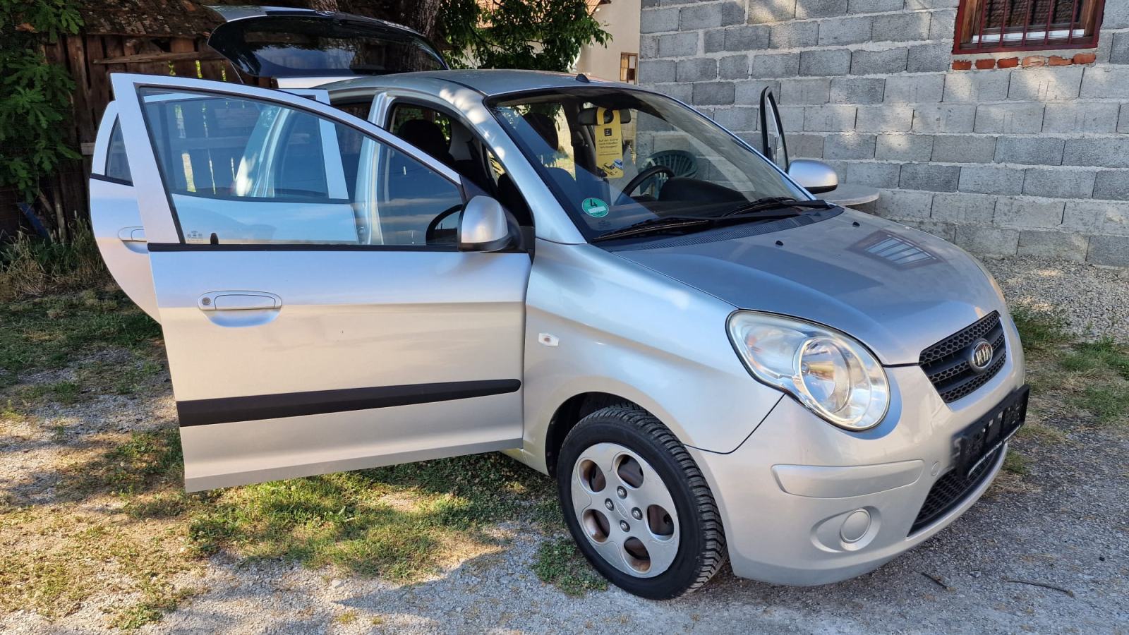 Kia Picanto 1.1 PUN TANK GORIVA I POMOĆ NA CESTI 1 GOD 56.000 KM, fotografija 8