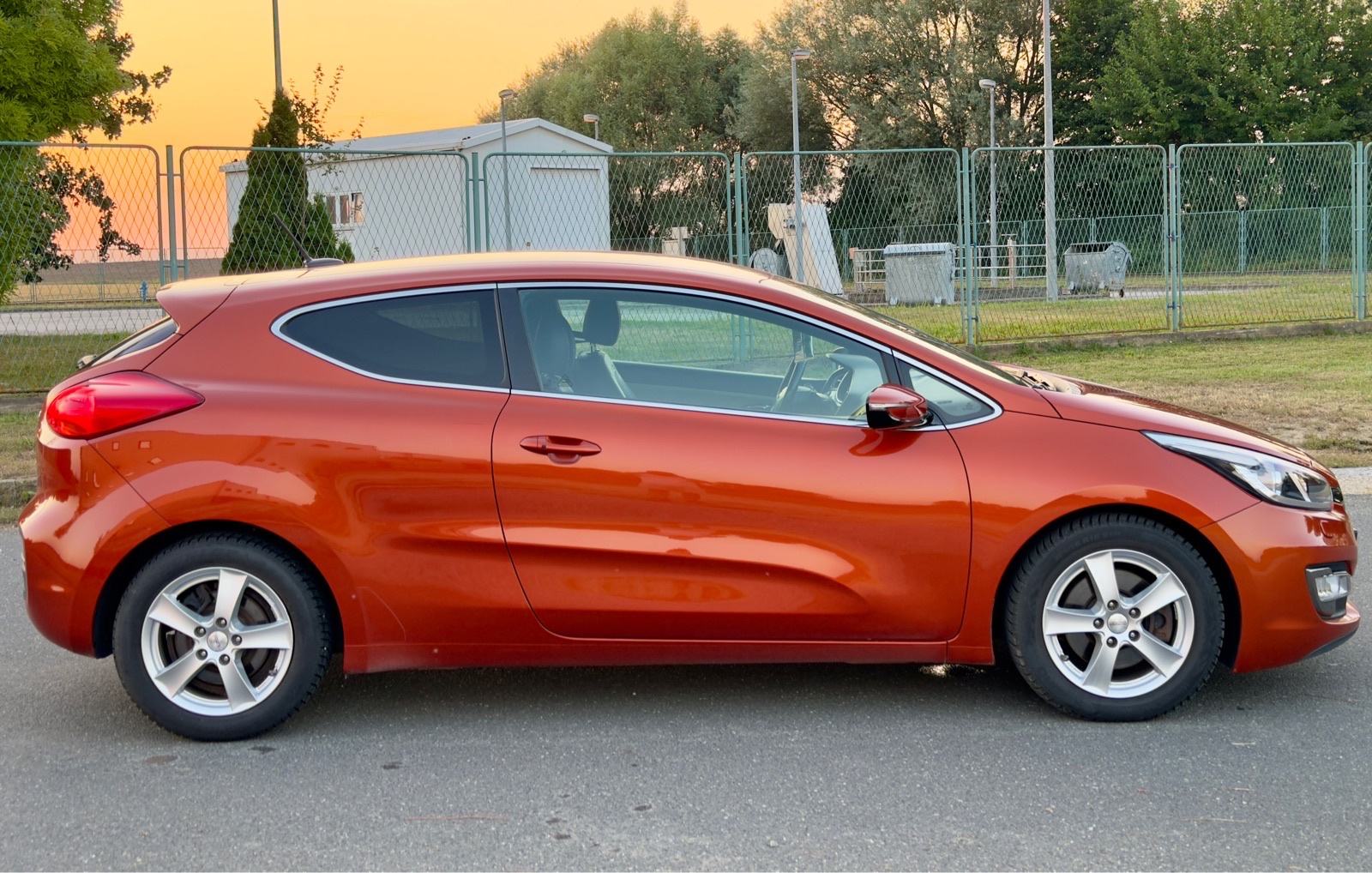 Kia Pro ceed 1,6 CRDi Platinum | NAVI | Kamera | PDC | TOP stanje!, fotografija 6